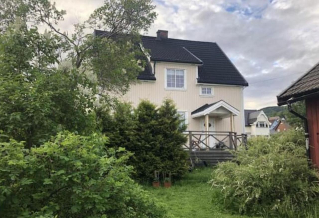 Apartament Lys Og Sentral Leilighet Med Terrasse Og Hage Lillehammer Zewnętrze zdjęcie